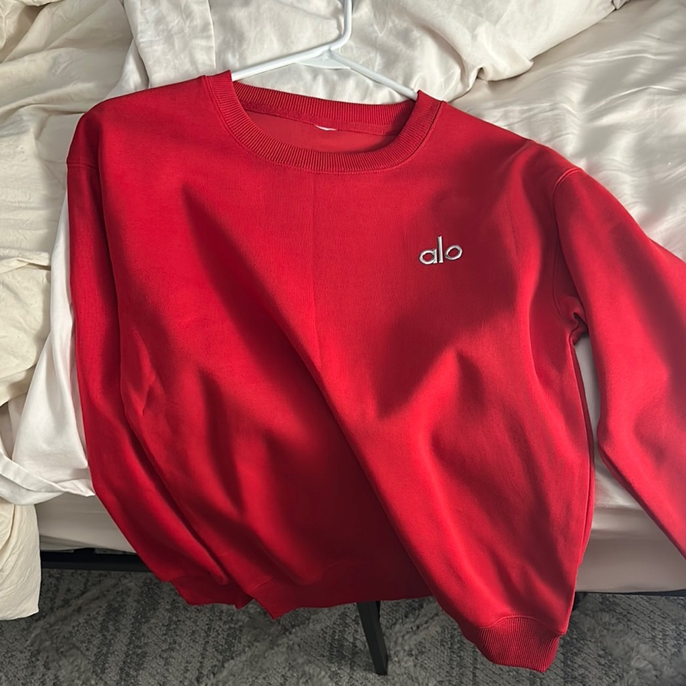 ALO Yoga Red Crewneck Sweater Vibrant Style